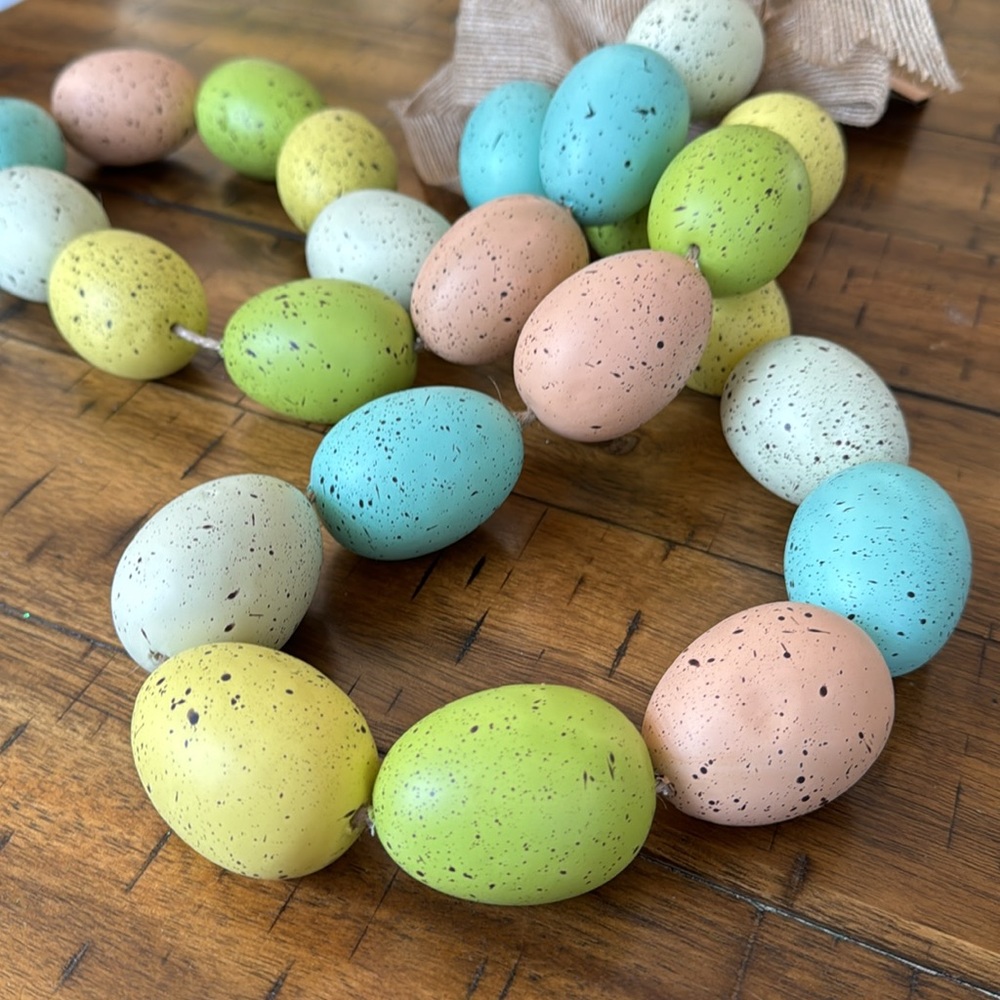 Garland of Speckled Easter Eggs - Picture 9 of 9